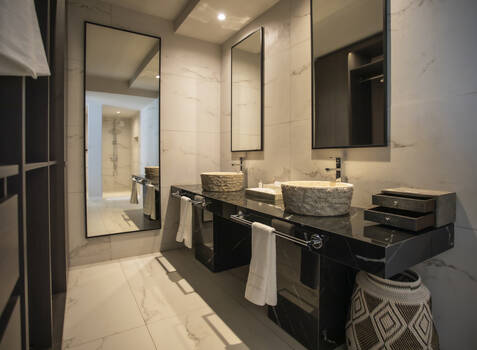 https://img.hotelissima.com/medias/46373-x1920/_.jpg