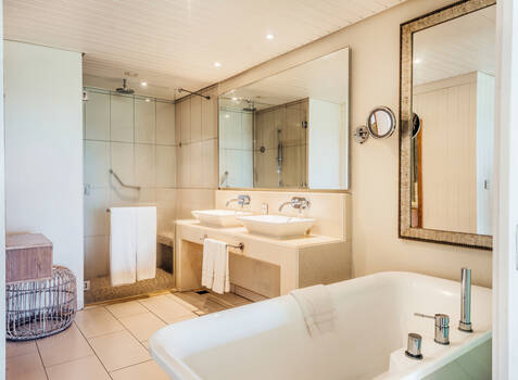https://img.hotelissima.com/medias/46524-x1920/_.jpg