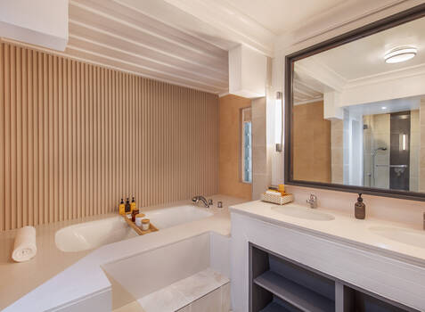 https://img.hotelissima.com/medias/47252-x1920/_.jpg